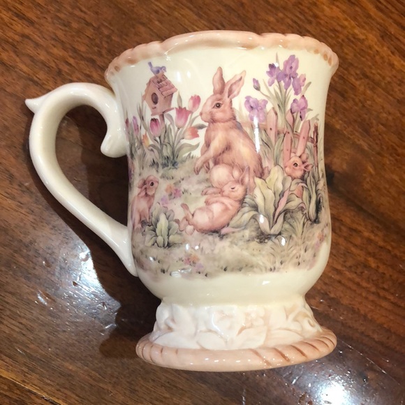 Cracker Barrel Easter Traditions Ceramic Mug 4 1/2” - Picture 2 of 7